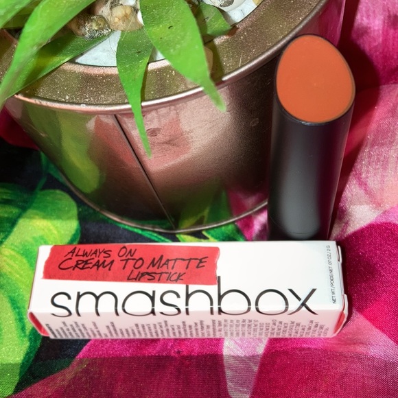 ๐Brand New wonderful lipstick ๐ by Smashbox. - Picture 5 of 8